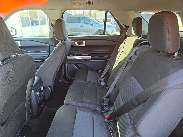 2022 Ford Explorer in Oregon, OH 43616 - 18079720 12
