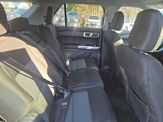 2022 Ford Explorer in Oregon, OH 43616 - 18079720 16