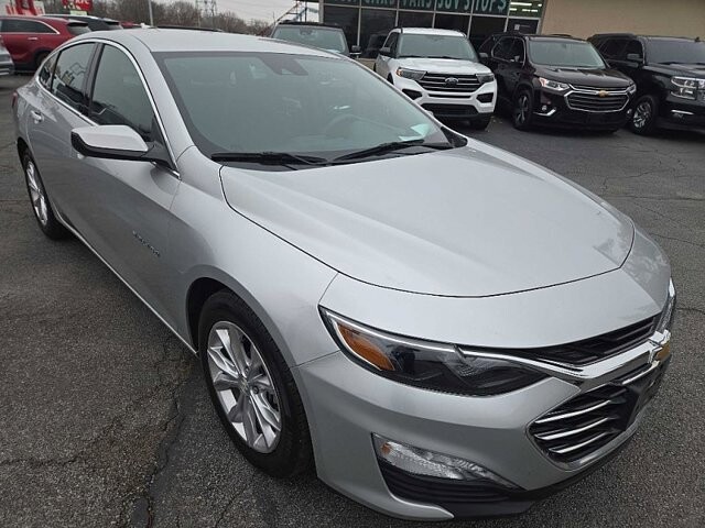 2020 Chevrolet Malibu in Oregon, OH 43616 - 18079721 7