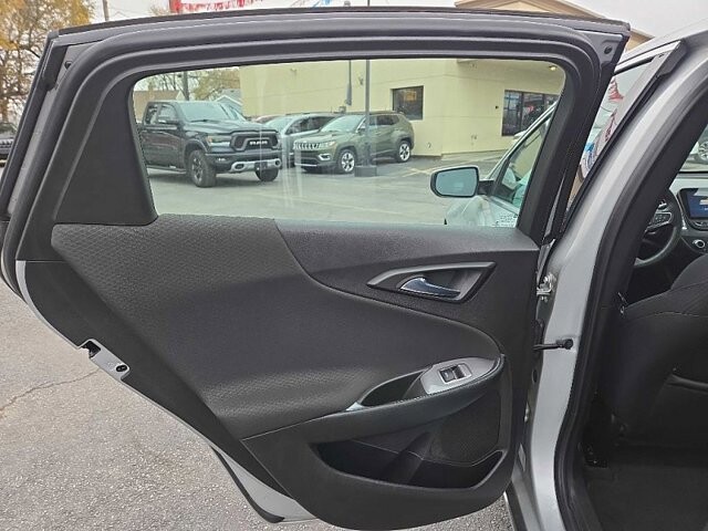 2020 Chevrolet Malibu in Oregon, OH 43616 - 18079721 11