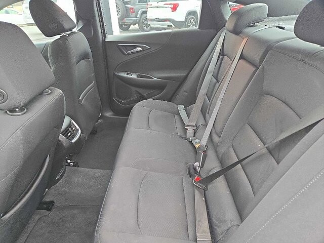 2020 Chevrolet Malibu in Oregon, OH 43616 - 18079721 12