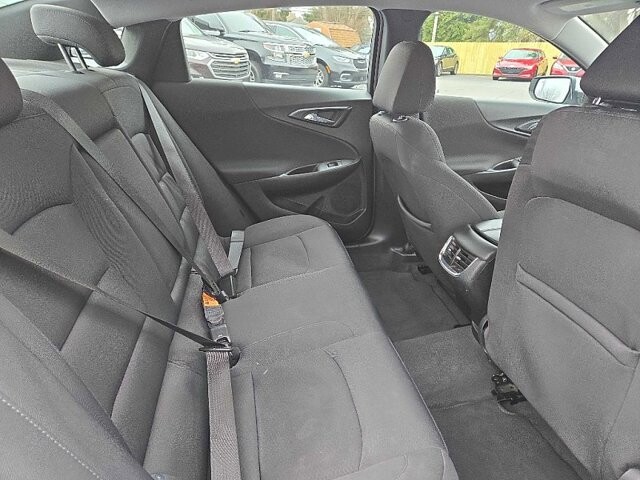2020 Chevrolet Malibu in Oregon, OH 43616 - 18079721 15