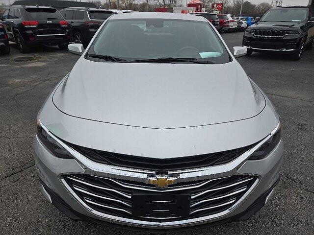 2020 Chevrolet Malibu in Oregon, OH 43616 - 18079721 8