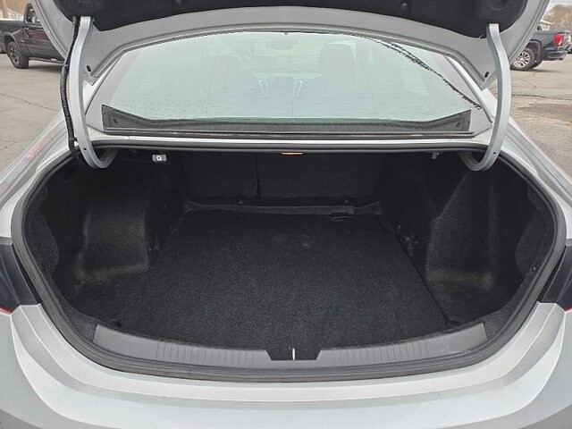 2020 Chevrolet Malibu in Oregon, OH 43616 - 18079721 13