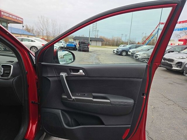 2019 Kia Sportage in Oregon, OH 43616 - 18079725 16