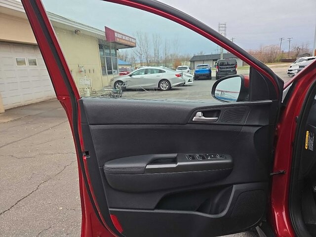 2019 Kia Sportage in Oregon, OH 43616 - 18079725 8