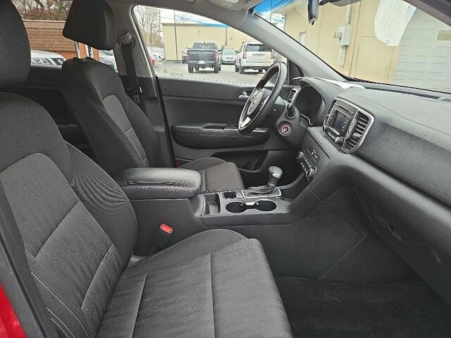 2019 Kia Sportage in Oregon, OH 43616 - 18079725 17