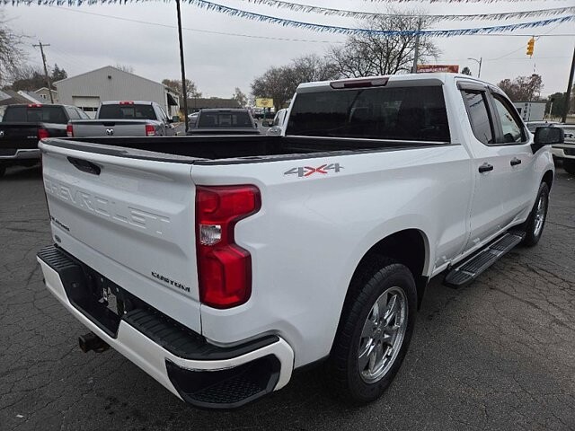 2019 Chevrolet Silverado 1500 in Oregon, OH 43616 - 18079729 3