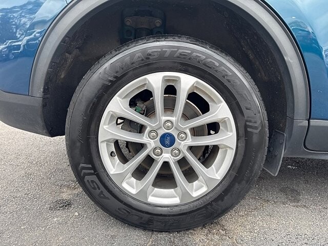 2020 Ford Escape in Oregon, OH 43616 - 18079763 18