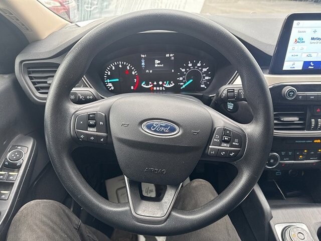2020 Ford Escape in Oregon, OH 43616 - 18079763 20