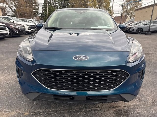2020 Ford Escape in Oregon, OH 43616 - 18079763 8