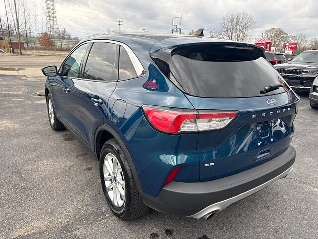 2020 Ford Escape in Oregon, OH 43616 - 18079763 3