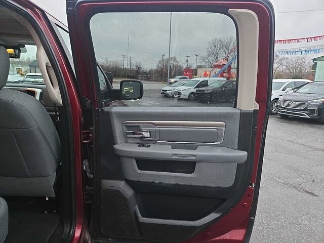 2017 RAM 1500 in Oregon, OH 43616 - 18079766 14