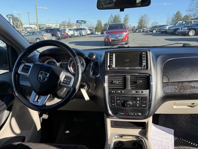 2012 Dodge Grand Caravan in Hickory, NC 28602-5144 - 18079778 3