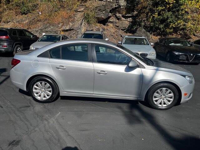 2011 Chevrolet Cruze in Pottsville, PA 17901 - 18079801 7