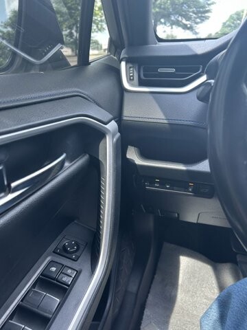 2019 Toyota RAV4 in Knoxville, TN 37912 - 18079815 11