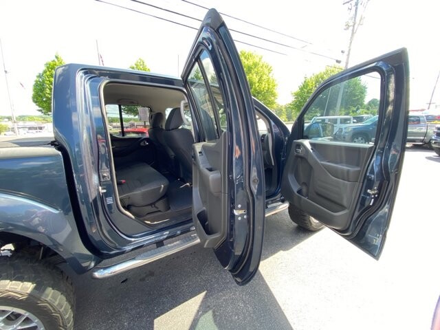 2017 Nissan Frontier in Knoxville, TN 37912 - 18079820 11