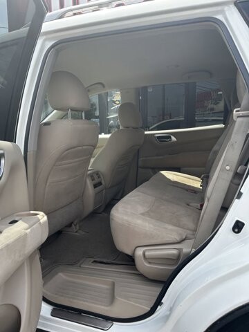 2013 Nissan Pathfinder in Knoxville, TN 37912 - 18079829 14