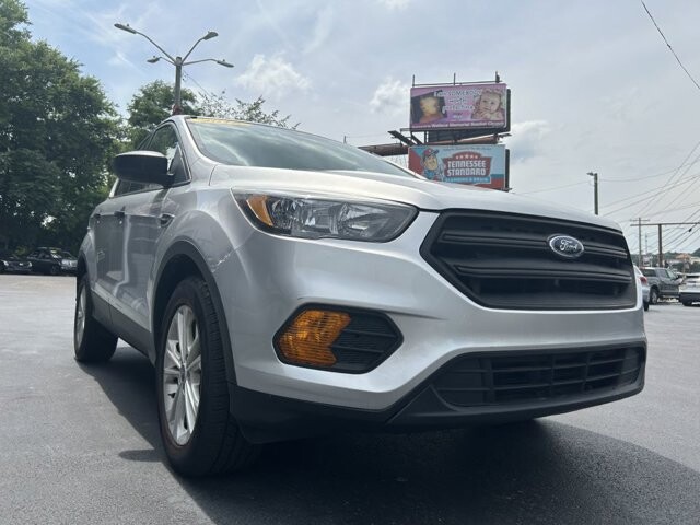 2018 Ford Escape in Knoxville, TN 37912 - 18079831 4