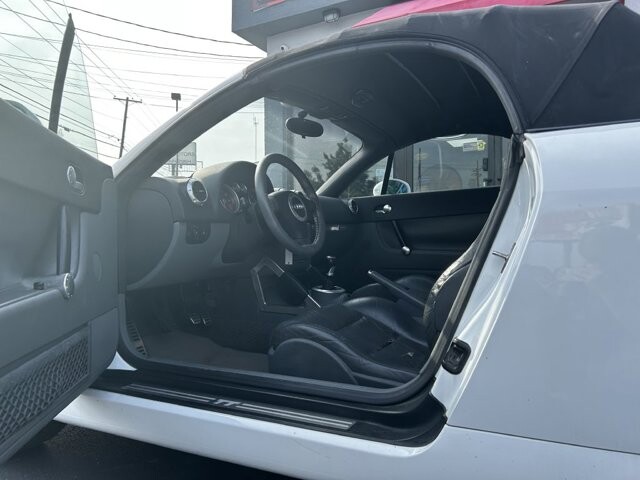 2002 Audi TT in Knoxville, TN 37912 - 18079835 12