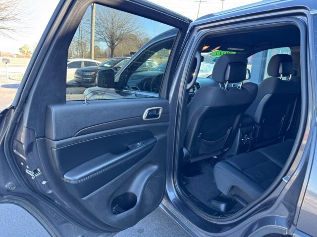 2017 Jeep Grand Cherokee in Knoxville, TN 37912 - 18079840 9