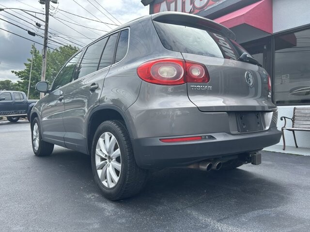 2011 Volkswagen Tiguan in Knoxville, TN 37912 - 18079843 7
