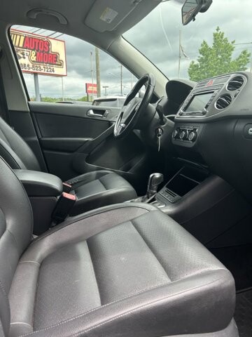 2011 Volkswagen Tiguan in Knoxville, TN 37912 - 18079843 25