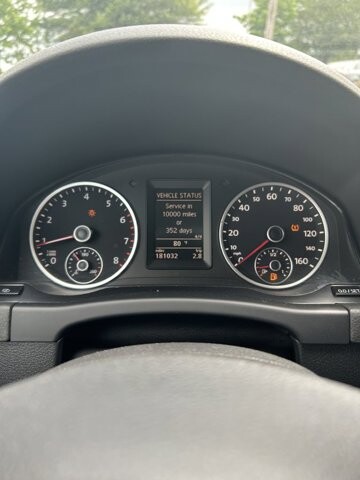 2011 Volkswagen Tiguan in Knoxville, TN 37912 - 18079843 9