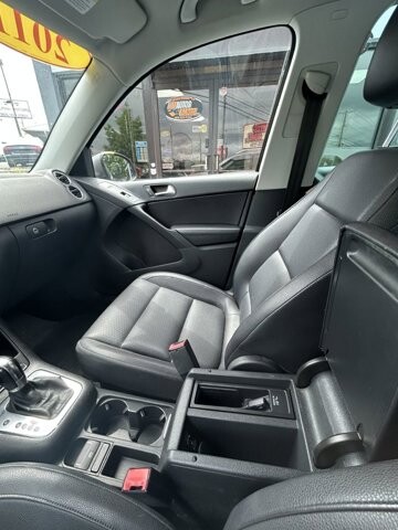 2011 Volkswagen Tiguan in Knoxville, TN 37912 - 18079843 14