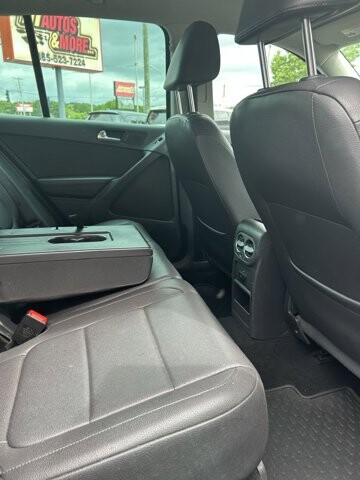 2011 Volkswagen Tiguan in Knoxville, TN 37912 - 18079843 24