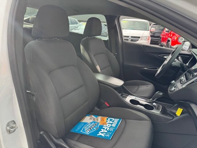2020 Chevrolet Malibu in Knoxville, TN 37912 - 18079855 18