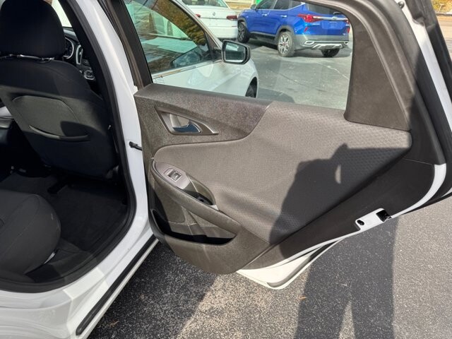 2020 Chevrolet Malibu in Knoxville, TN 37912 - 18079855 10