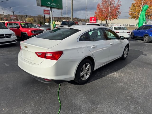 2020 Chevrolet Malibu in Knoxville, TN 37912 - 18079855 7