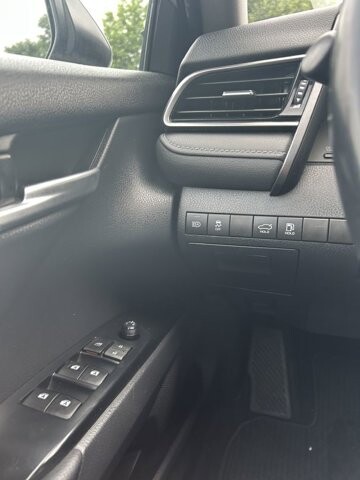 2019 Toyota Camry in Knoxville, TN 37912 - 18079857 11