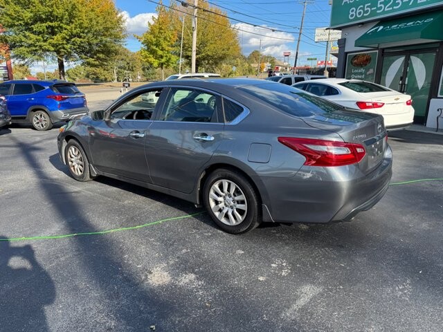 2018 Nissan Altima in Knoxville, TN 37912 - 18079861 4