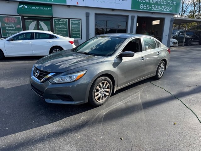 2018 Nissan Altima in Knoxville, TN 37912 - 18079861