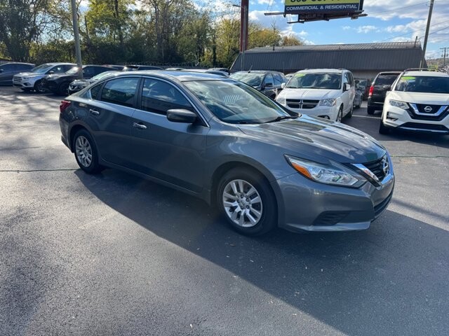 2018 Nissan Altima in Knoxville, TN 37912 - 18079861 2