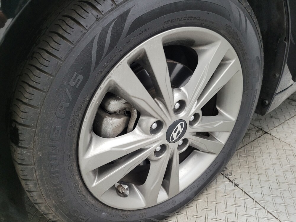 2017 Hyundai Elantra in Mesa, AZ 85210 - 18079914 31