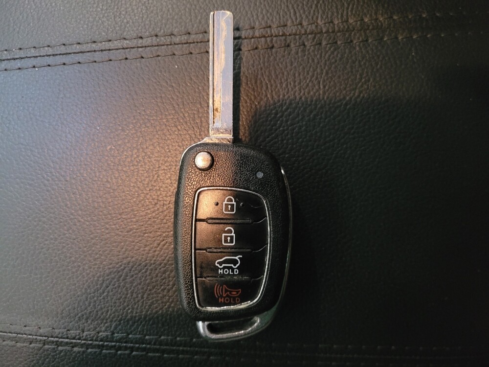 2017 Hyundai Santa Fe in Orlando, FL 32808 - 18079931 32