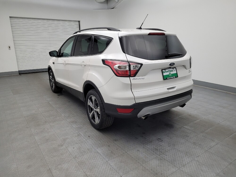 2017 Ford Escape in Louisville, KY 40258 - 18079991 5