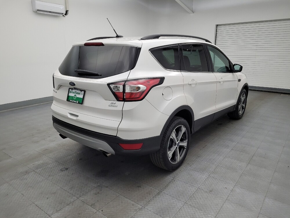 2017 Ford Escape in Louisville, KY 40258 - 18079991 9