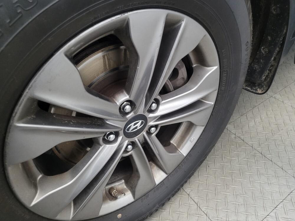 2015 Hyundai Santa Fe in Pittsburgh, PA 15237 - 18080010 31