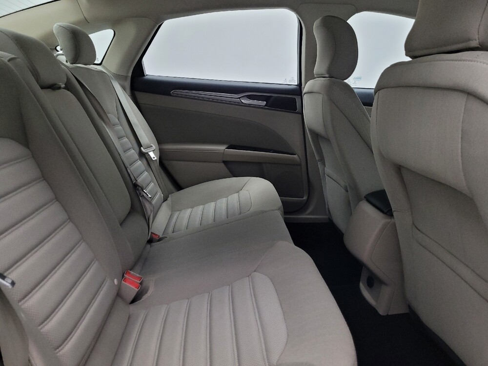 2017 Ford Fusion in Lombard, IL 60148 - 18080027 19