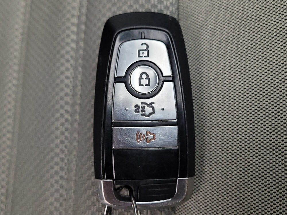 2017 Ford Fusion in Lombard, IL 60148 - 18080027 32