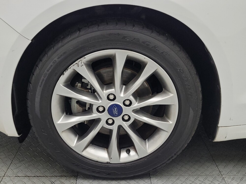 2017 Ford Fusion in Lombard, IL 60148 - 18080027 31
