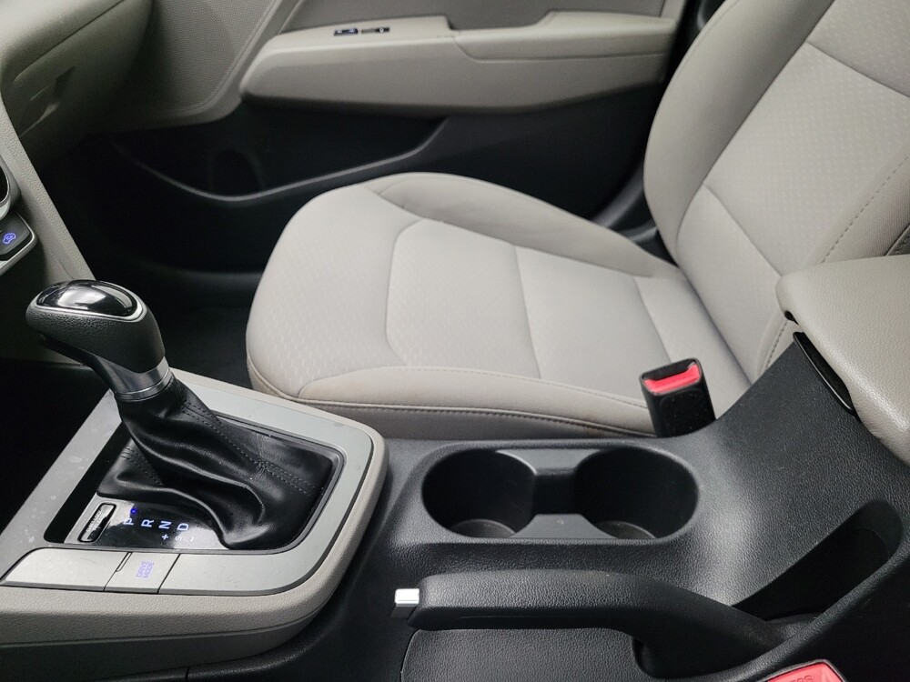 2019 Hyundai Elantra in Lombard, IL 60148 - 18080028 26