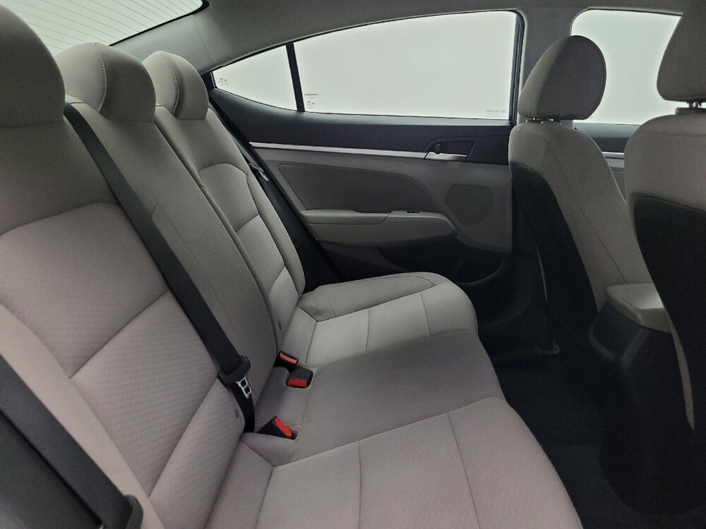 2019 Hyundai Elantra in Lombard, IL 60148 - 18080028 19