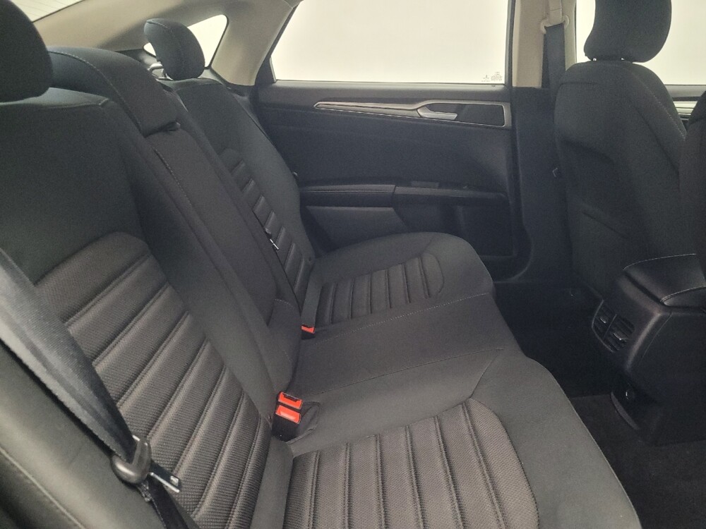 2019 Ford Fusion in Highland, IN 46322 - 18080039 19