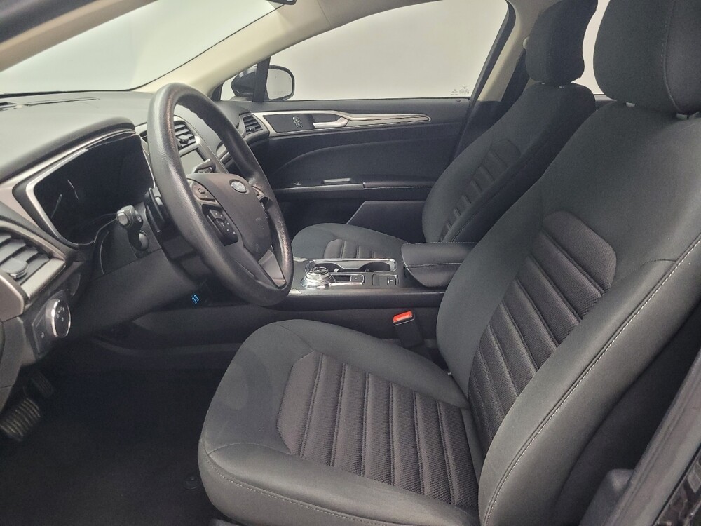 2019 Ford Fusion in Highland, IN 46322 - 18080039 17