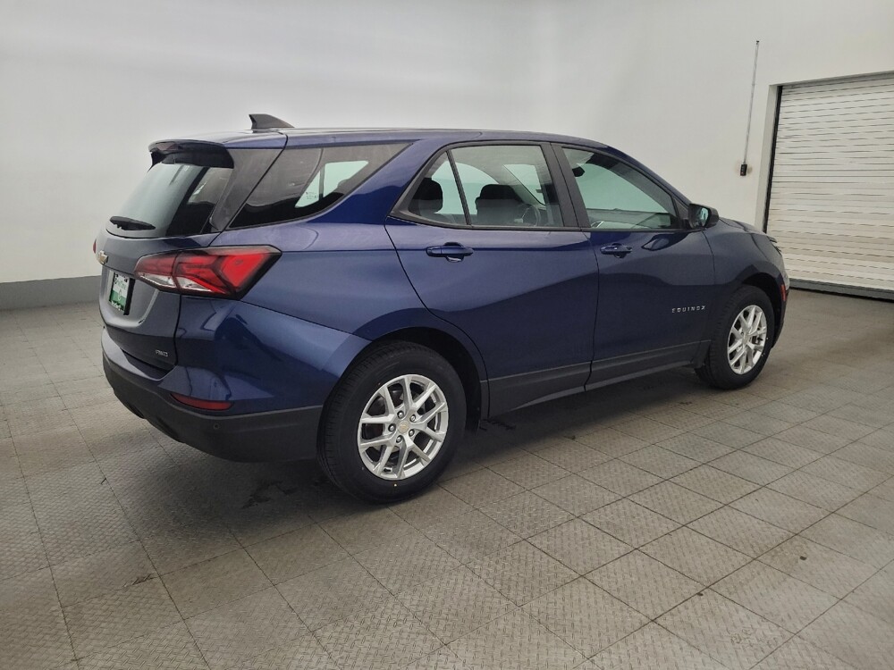 2022 Chevrolet Equinox in Pittsburgh, PA 15237 - 18080054 10